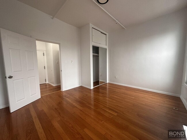 927 Grand St in Brooklyn, NY - Building Photo - Building Photo