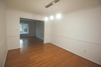 9944 Murnane St in Vienna, VA - Building Photo - Building Photo