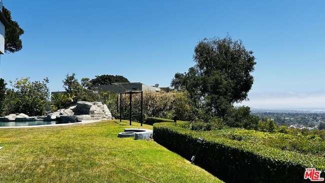1799 Correa Way in Los Angeles, CA - Building Photo - Building Photo