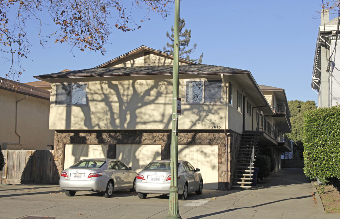 2015 Central Ave in Alameda, CA - Foto de edificio