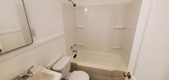 1105 Logan St in Greensboro, NC - Building Photo - Building Photo