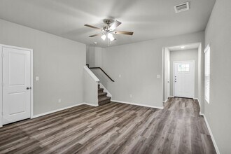 4443 Red Haven Dr in San Antonio, TX - Building Photo - Building Photo