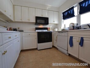 8 Glencoe St, Unit 6 in Boston, MA - Foto de edificio - Building Photo