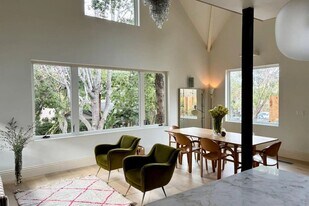 1000 Myra Ave in Los Angeles, CA - Building Photo