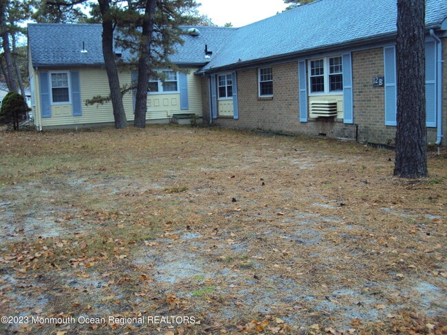 12D Canton Dr in Manchester Township, NJ - Building Photo - Building Photo