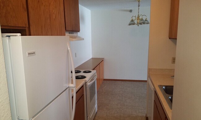 Round Lake Estates in Little Canada, MN - Building Photo - Building Photo