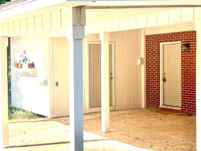 685 S Waukeenah St in Monticello, FL - Building Photo - Building Photo