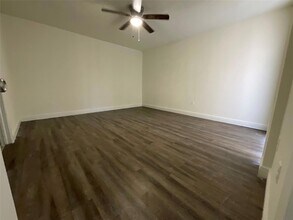 18335 NW 68th Ave, Unit 700-519 in Hialeah, FL - Building Photo - Building Photo