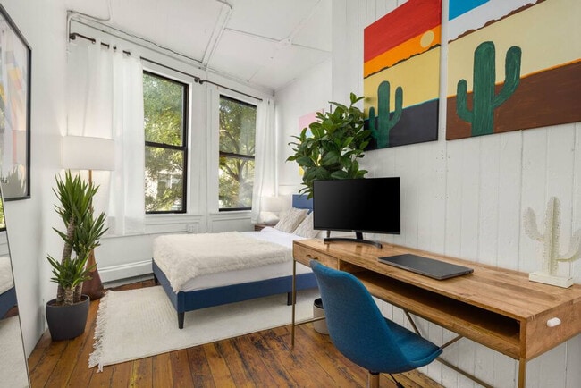 352 Bowery in New York, NY - Building Photo - Building Photo