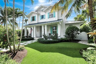 160 Broad Ave S in Naples, FL - Building Photo - Building Photo