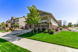 24446 E Ohio Dr in Aurora, CO - Foto de edificio - Building Photo
