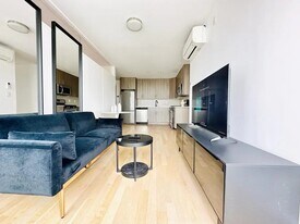 Furnished room/NOT APARTMENT in Brooklyn, NY - Building Photo