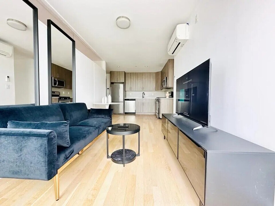 Furnished room/NOT APARTMENT in Brooklyn, NY - Foto de edificio