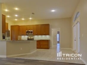 258 Shady Oaks Cir in Lake Mary, FL - Building Photo - Building Photo