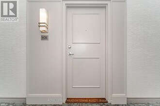 75 King St E in Mississauga, ON - Building Photo - Building Photo