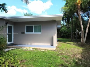 9401 SW 181st Terrace in Palmetto Bay, FL - Building Photo - Building Photo