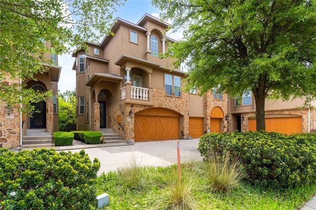 property at 2635 Villa Di Lago Dr