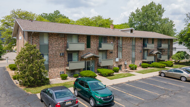 Prime Housing Group in East Lansing, MI - Foto de edificio - Building Photo