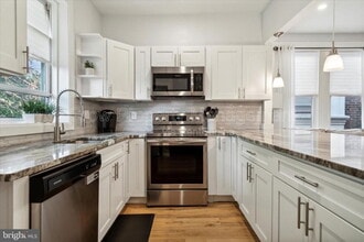 5335 Angora Terrace in Philadelphia, PA - Building Photo - Building Photo