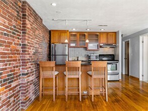 386 Commercial St in Boston, MA - Building Photo - Building Photo