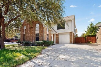 100 Shinoak Valley in Irving, TX - Building Photo - Building Photo