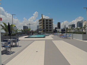 480 NE 30th St, Unit #2004 in Miami, FL - Foto de edificio - Building Photo