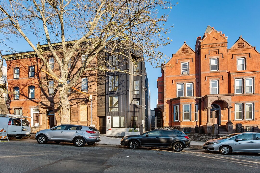 933 N 29th St in Philadelphia, PA - Foto de edificio