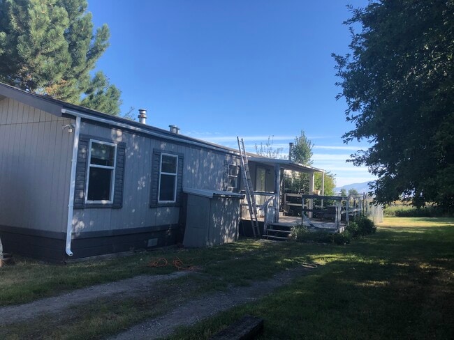 863 Hulbert Rd W in Bozeman, MT - Building Photo - Building Photo