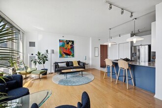 701 S Wells St, Unit 1606 in Chicago, IL - Foto de edificio - Building Photo