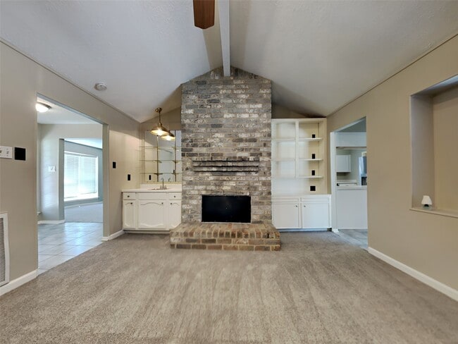 17623 Huntersglen Cir