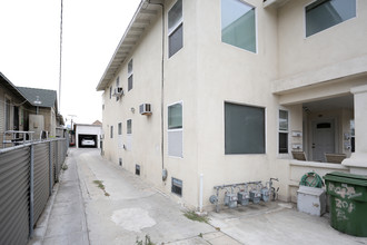 1206 Irolo St in Los Angeles, CA - Building Photo - Building Photo