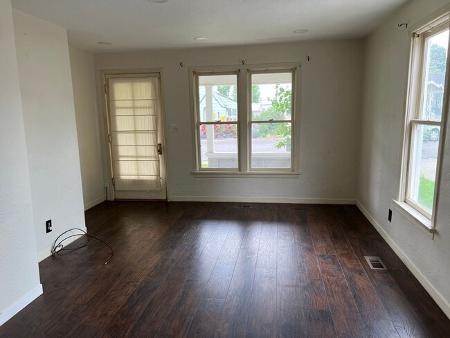 310 SE 6th St in College Place, WA - Building Photo - Building Photo