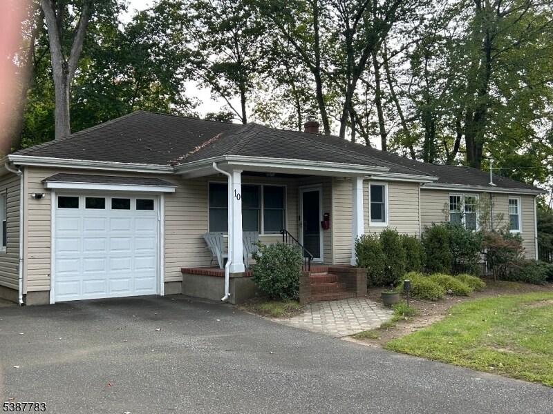 10 Montvale Ave in Montvale, NJ - Building Photo