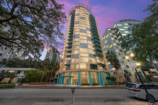 233 E Central Blvd in Orlando, FL - Building Photo