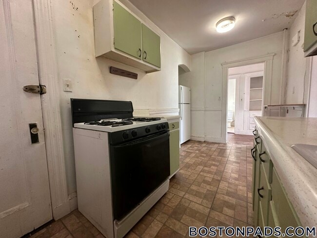 9 James St, Unit 4 in Brookline, MA - Building Photo - Building Photo