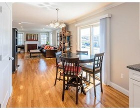 50 Matthew Ln in Waltham, MA - Foto de edificio - Building Photo