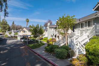 Raintree Apartments in Fairfield, CA - Building Photo - Building Photo