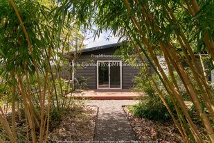 8327 N Hudson St in Portland, OR - Building Photo