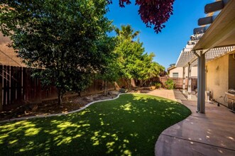 1689 Markdale Ln in Lincoln, CA - Foto de edificio - Building Photo