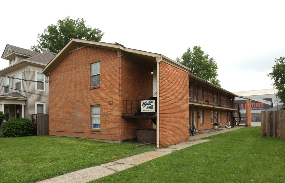 808 Chestnut St in Jeffersonville, IN - Building Photo