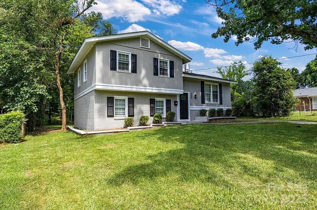 Room in House on Bilmark Ave in Charlotte, NC - Foto de edificio - Building Photo