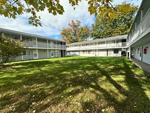 520 Massillon in Akron, OH - Foto de edificio - Building Photo