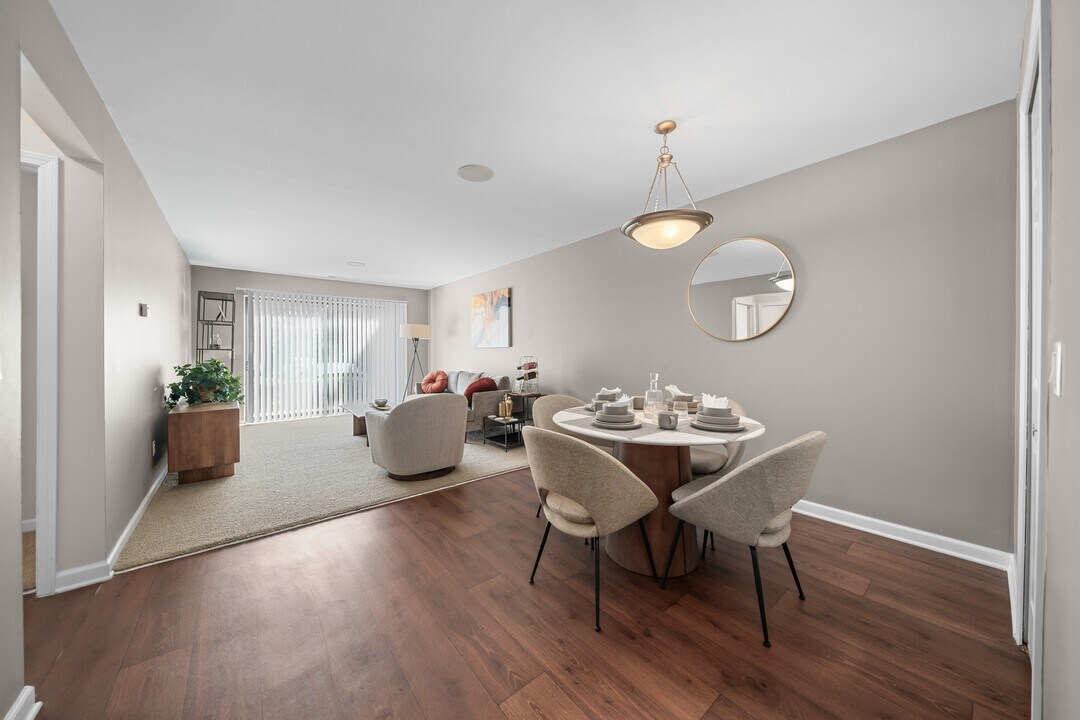 Lakeside Village Apartments in Clinton Township, MI - Building Photo