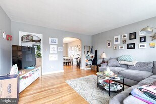 110 Regester Ave in Baltimore, MD - Building Photo