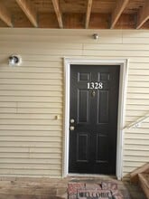 1328 Fernwood Ct in New Brunswick, NJ - Building Photo - Building Photo