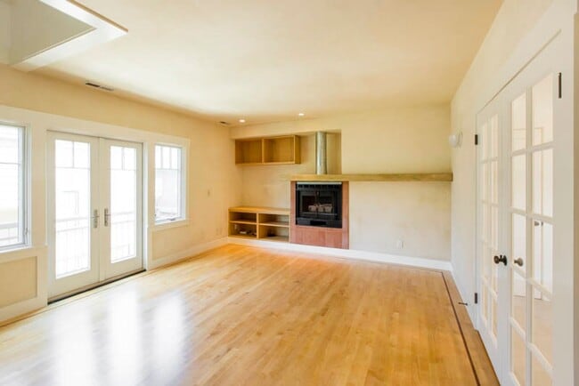 property at 6449 Benvenue Ave