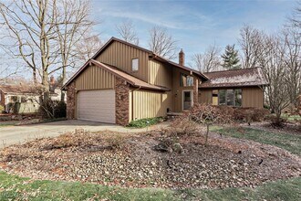 6235 Sunnywood Dr in Solon, OH - Building Photo - Building Photo