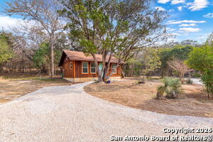 9871 Menchaca Rd in Helotes, TX - Building Photo