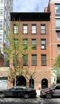 407 E 75th St in New York, NY - Building Photo