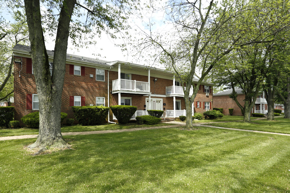 Country Living At Mapleview Apartments and Nearby Old Bridge Apartments ...